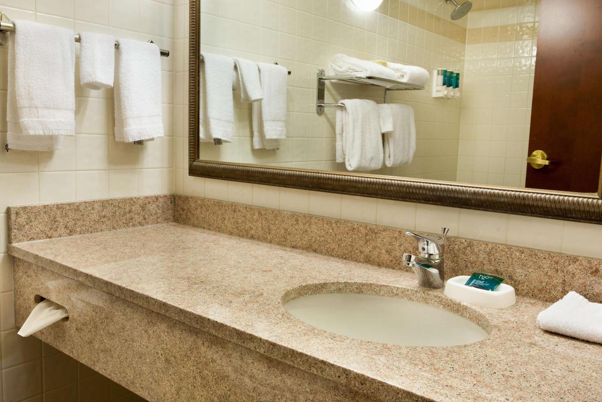 Drury Inn & Suites St. Louis Creve Coeur Eksteriør billede