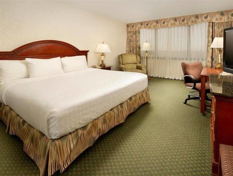 Drury Inn & Suites St. Louis Creve Coeur Eksteriør billede